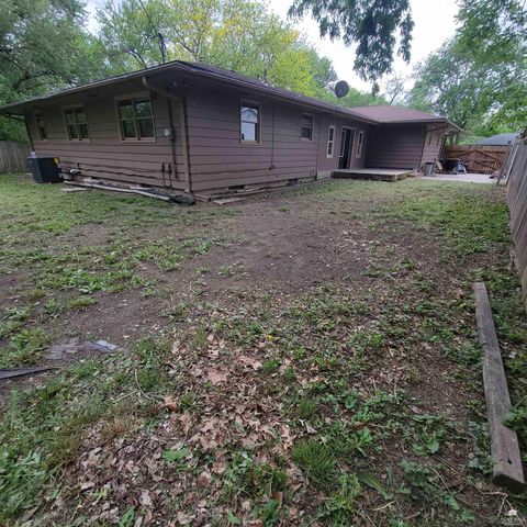 3118 SE Illinois Avenue, Topeka, KS 66605