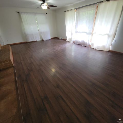 3118 SE Illinois Avenue, Topeka, KS 66605