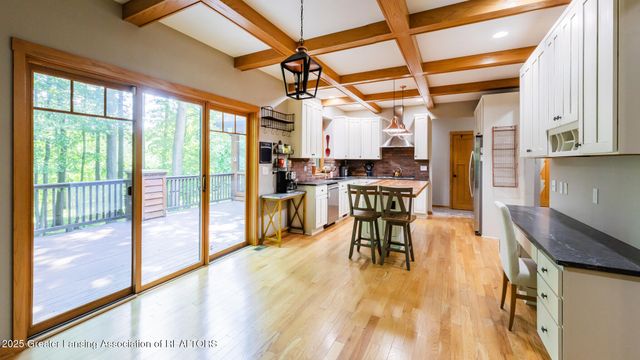 1020 Cherry Valle Lane, Williamston, MI 48895