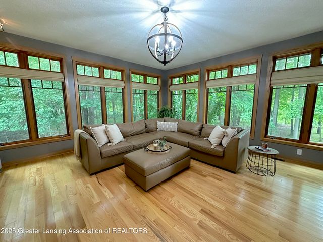 1020 Cherry Valle Lane, Williamston, MI 48895