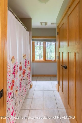 1020 Cherry Valle Lane, Williamston, MI 48895