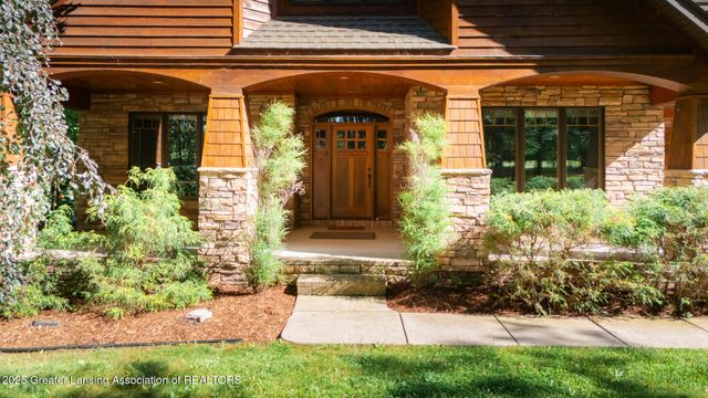 1020 Cherry Valle Lane, Williamston, MI 48895