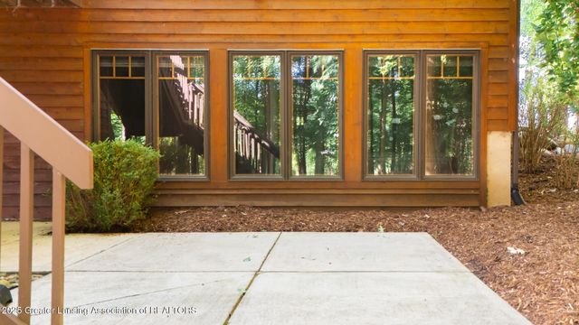 1020 Cherry Valle Lane, Williamston, MI 48895