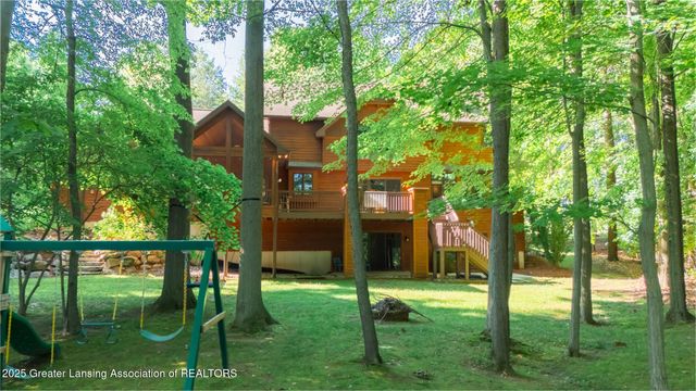 1020 Cherry Valle Lane, Williamston, MI 48895
