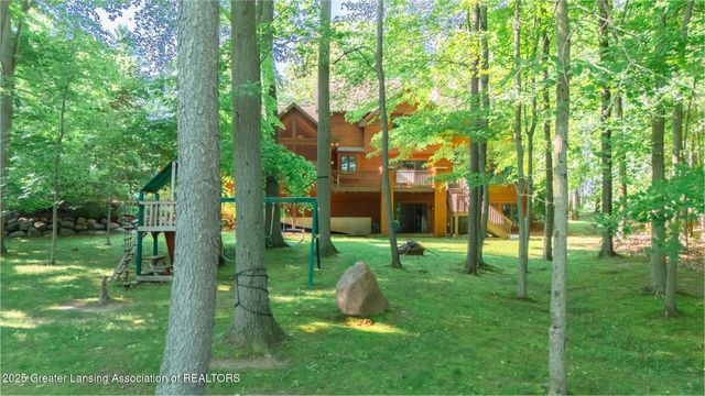 1020 Cherry Valle Lane, Williamston, MI 48895