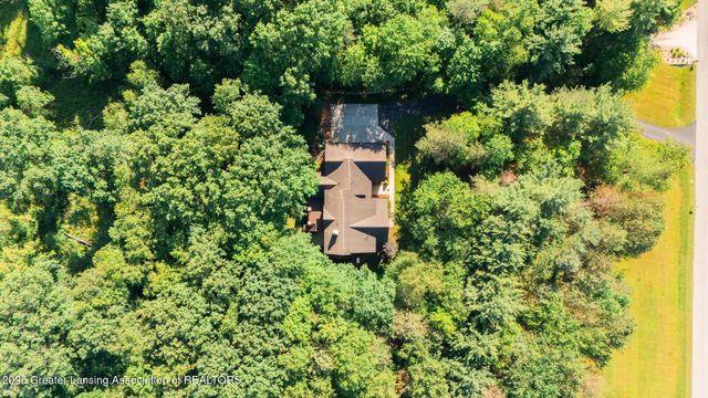 1020 Cherry Valle Lane, Williamston, MI 48895