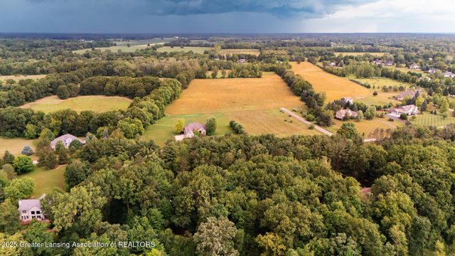 1020 Cherry Valle Lane, Williamston, MI 48895