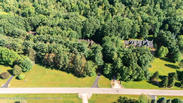 1020 Cherry Valle Lane, Williamston, MI 48895