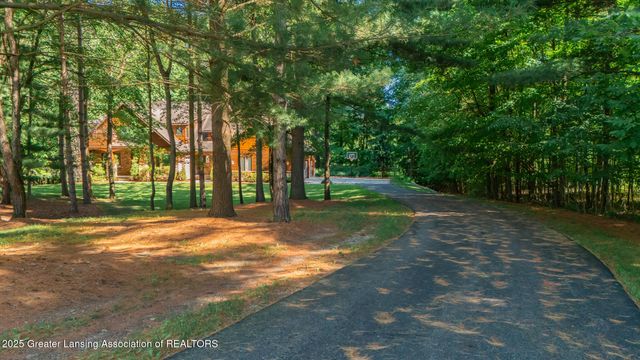 1020 Cherry Valle Lane, Williamston, MI 48895