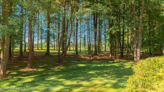 1020 Cherry Valle Lane, Williamston, MI 48895