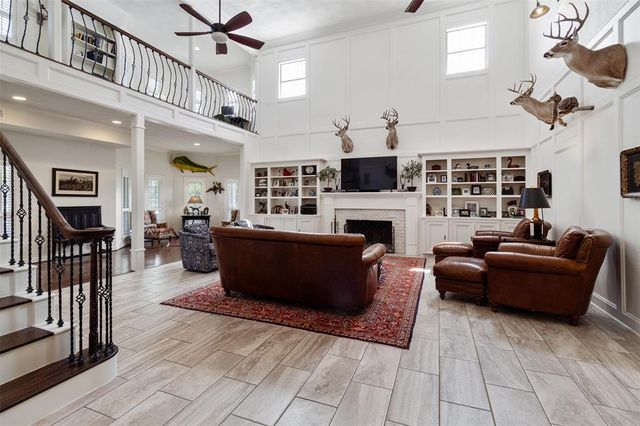 2215 Pecan Lake Drive, Richmond, TX 77406
