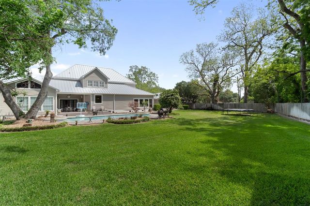 2215 Pecan Lake Drive, Richmond, TX 77406