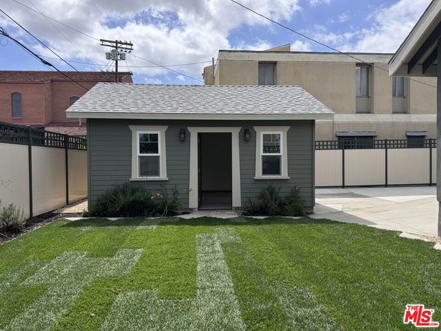 2180 W 31st Street, Los Angeles, CA 90018