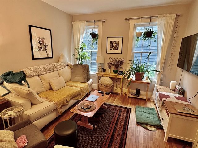 34 Walker St. 1, Cambridge, MA 02138