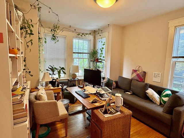 34 Walker St. 1, Cambridge, MA 02138