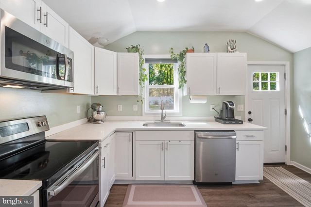 8250 RAILROAD AVE, Millersville, MD 21108