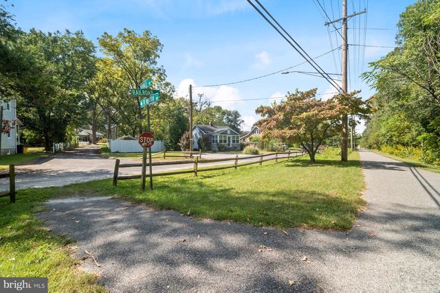 8250 RAILROAD AVE, Millersville, MD 21108