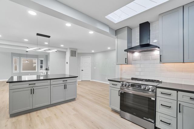 9102 Moors Place N, Dublin, OH 43017