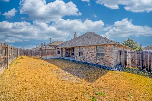 676 Fossil Wood Drive, Saginaw, TX 76179