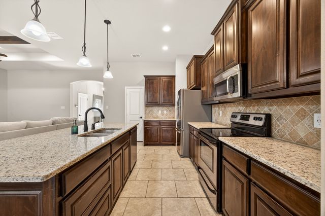 676 Fossil Wood Drive, Saginaw, TX 76179