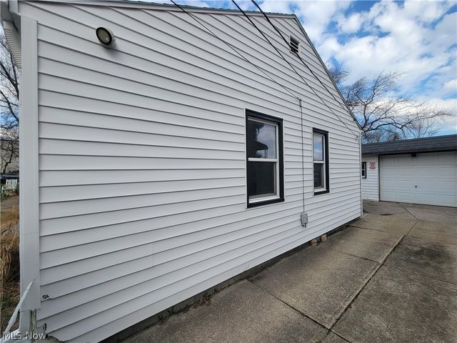 13708 Astor Avenue, Cleveland, OH 44135