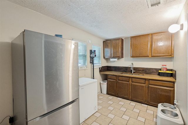 1012 Dailey ST, San Marcos, TX 78666