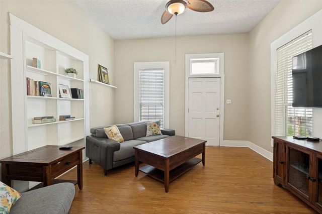 1012 Dailey ST, San Marcos, TX 78666
