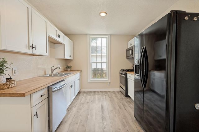 1012 Dailey ST, San Marcos, TX 78666