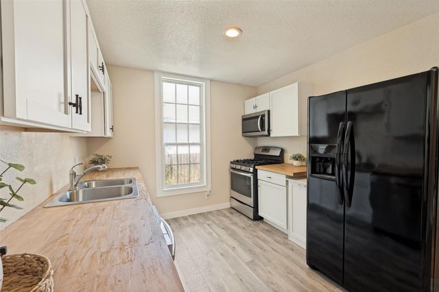 1012 Dailey ST, San Marcos, TX 78666