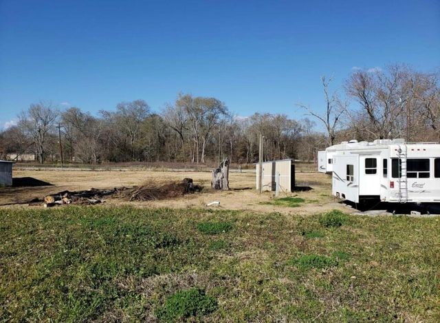 111 County Road 1333, Liberty, TX 77575