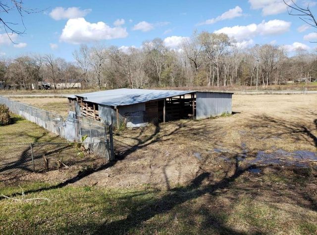 111 County Road 1333, Liberty, TX 77575