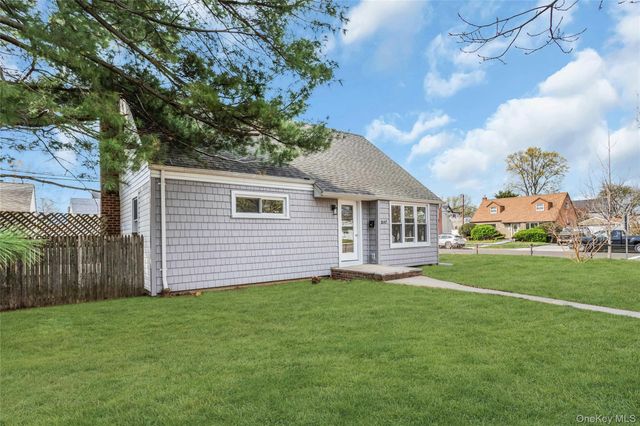 1047 Windermere Road, Franklin Square, NY 11010