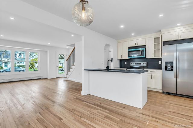 1047 Windermere Road, Franklin Square, NY 11010