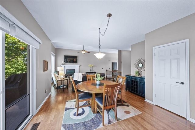 2716 SW ARTHUR Drive, Lee's Summit, MO 64082