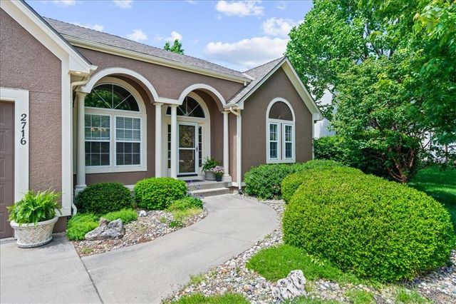 2716 SW ARTHUR Drive, Lee's Summit, MO 64082