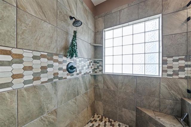 2716 SW ARTHUR Drive, Lee's Summit, MO 64082