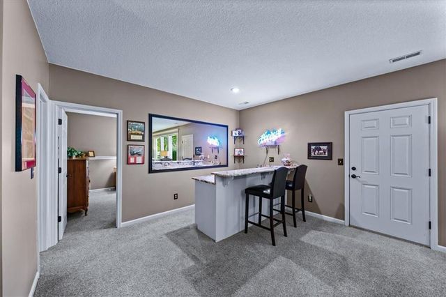 2716 SW ARTHUR Drive, Lee's Summit, MO 64082