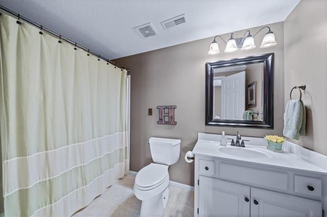 2716 SW ARTHUR Drive, Lee's Summit, MO 64082