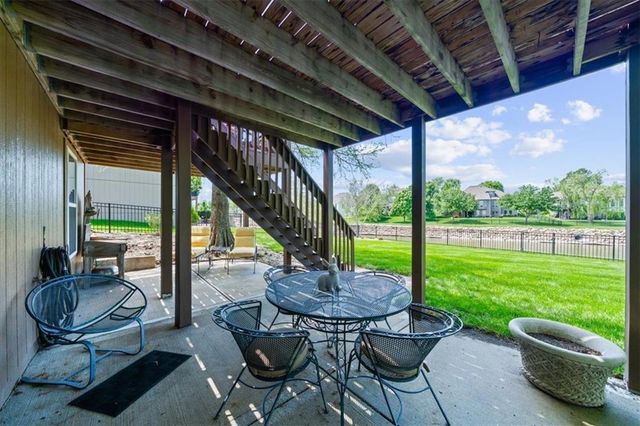 2716 SW ARTHUR Drive, Lee's Summit, MO 64082