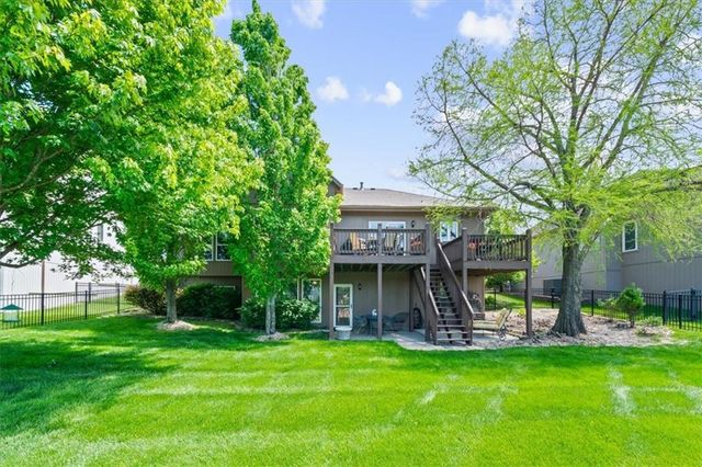 2716 SW ARTHUR Drive, Lee's Summit, MO 64082