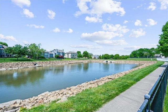 2716 SW ARTHUR Drive, Lee's Summit, MO 64082