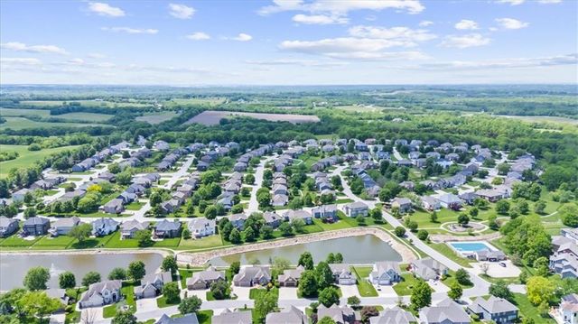 2716 SW ARTHUR Drive, Lee's Summit, MO 64082