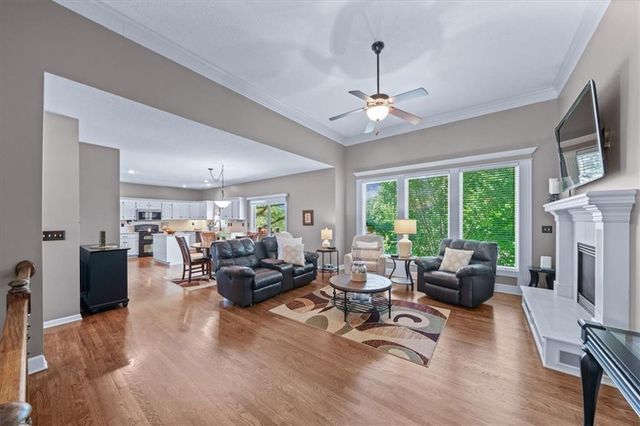 2716 SW ARTHUR Drive, Lee's Summit, MO 64082