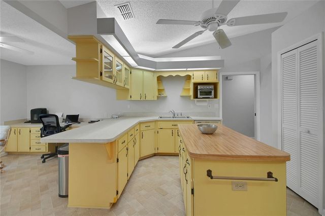 335 RIVER GLASS COURT, Leesburg, FL 34788