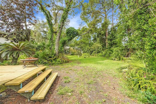 335 RIVER GLASS COURT, Leesburg, FL 34788