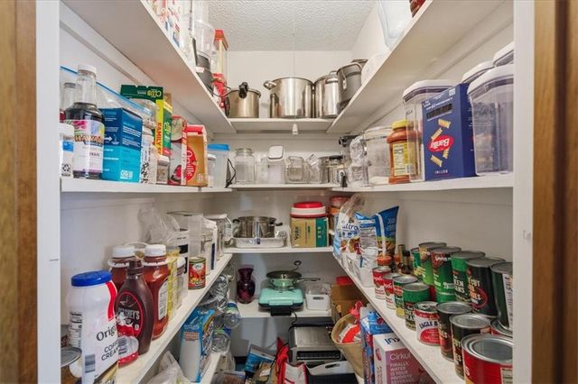 3012 NW 55th Street, Kansas City, MO 64152