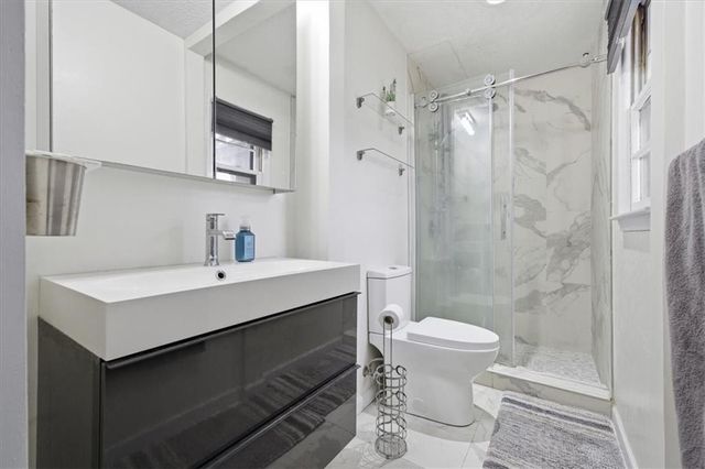 3012 NW 55th Street, Kansas City, MO 64152