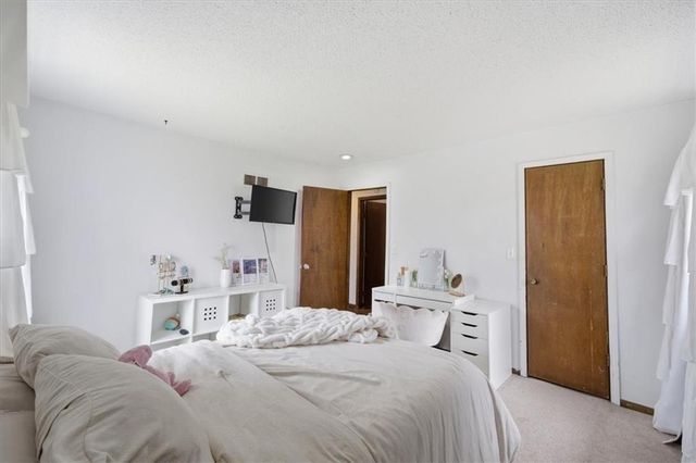 3012 NW 55th Street, Kansas City, MO 64152