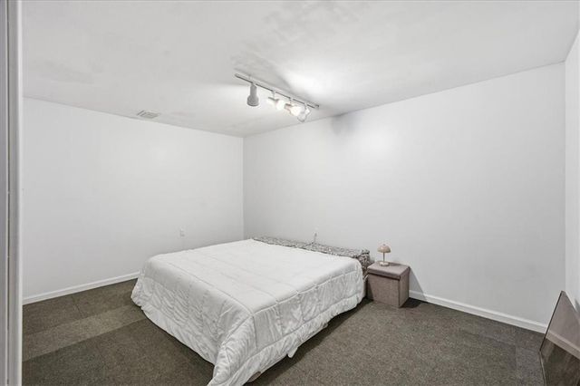 3012 NW 55th Street, Kansas City, MO 64152