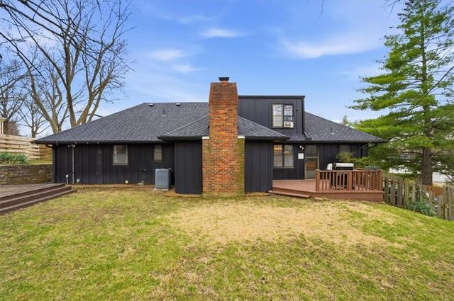 3012 NW 55th Street, Kansas City, MO 64152